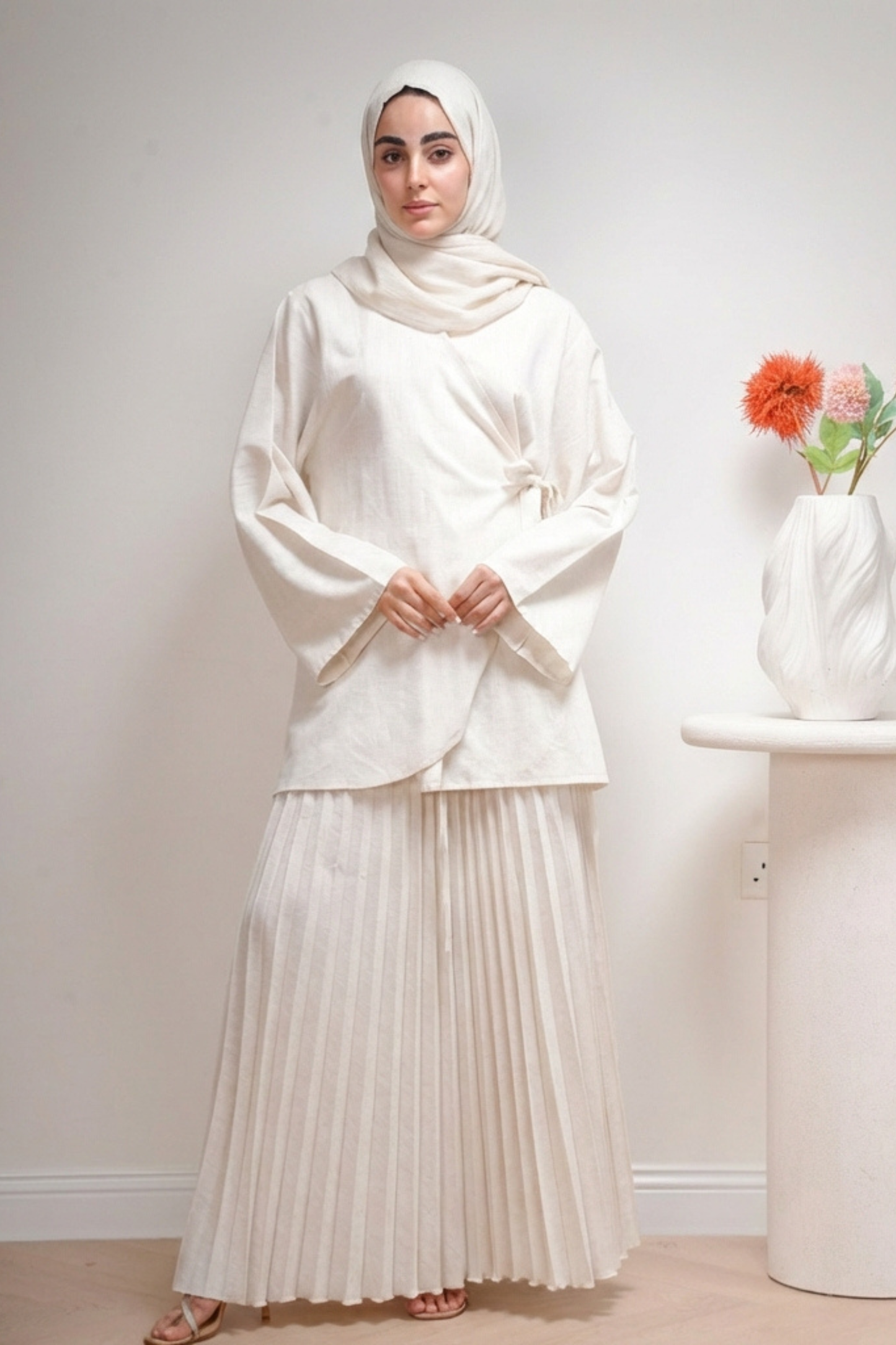 Plissé Set  in White- Front view - Pleated architectural design - AWAASHI Premier modest fashion
