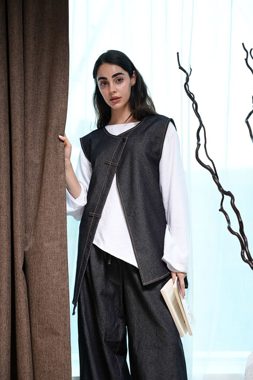 Load image 1 in gallery view